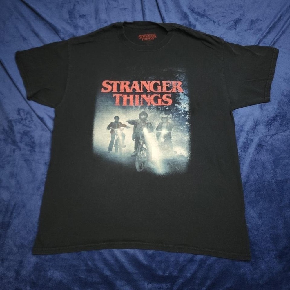 Stranger Things Netflix black graphic tee large